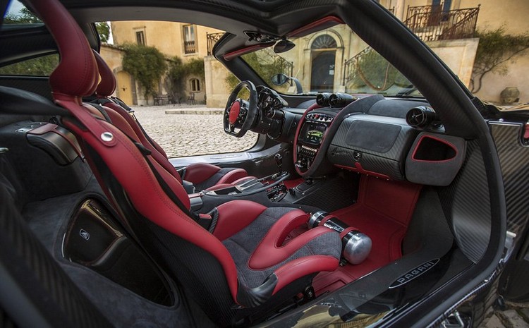 les dix voitures les plus chères du monde pagani huayra bc rouge noir