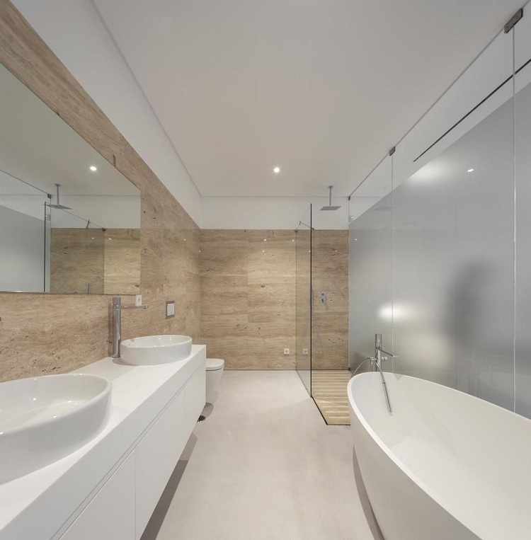 salle de bain blanche déco minimaliste