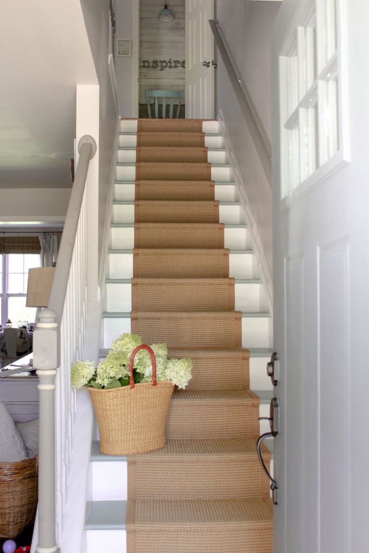 tapis pour escalier couleur neutre ambiance chic style scandinave