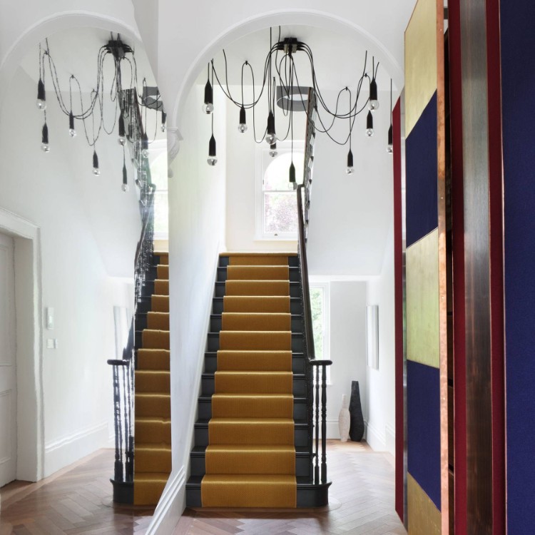 tapis pour escalier idées rénovation escaliers hall entrée maison contemporaine