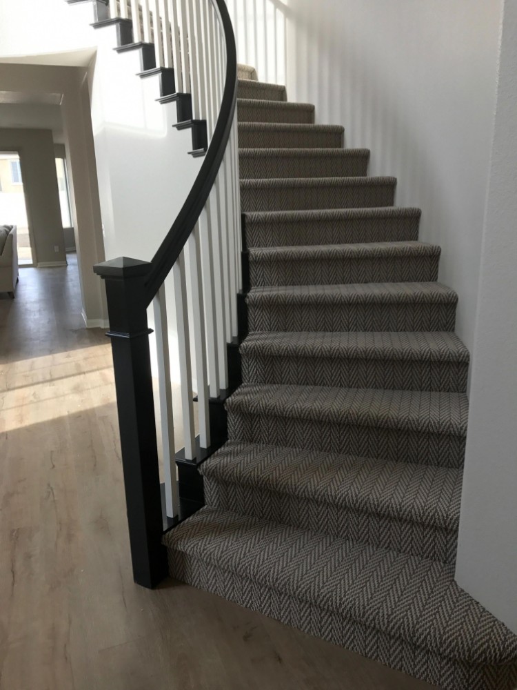 tapis pour escalier moderne idées rénovation escaliers intérieurs
