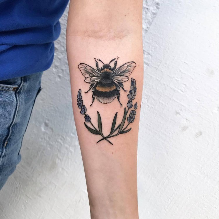 tatouage abeille et nid d'abeille femmes et hommes