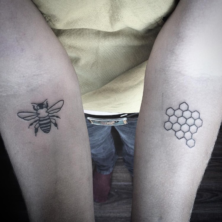 tatouage abeille et nid d'abeille idée intéressante bras