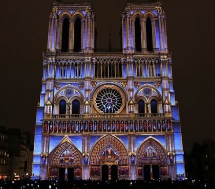 Notre-Dame de Paris concert hommage France 2 retour artistes scène cours Invalides