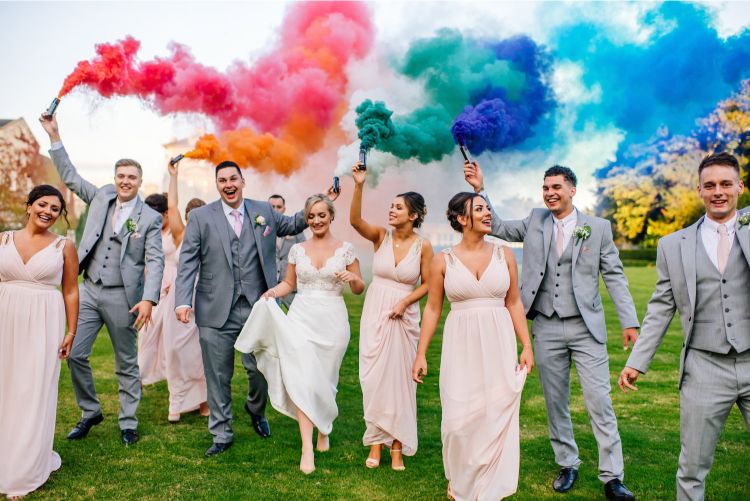 bombe de fumée colorée superbes photos mariage