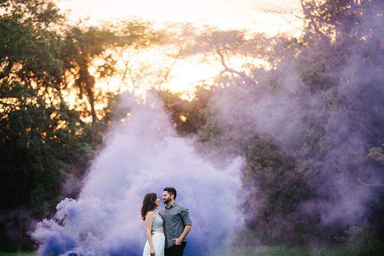 bombe de fumée colorée séance photos mariage et fiançailles