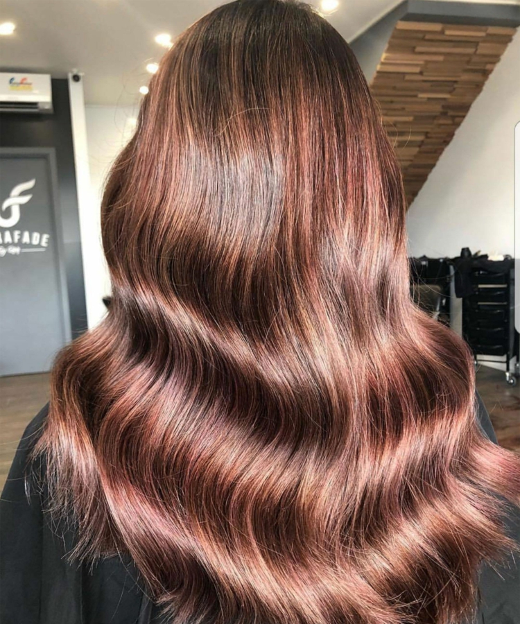 cheveux rose brown sans décoloration top tendance pour brunettes