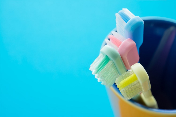 dioxyde de titane danger deux tiers dentifrices contiennent substance nocive
