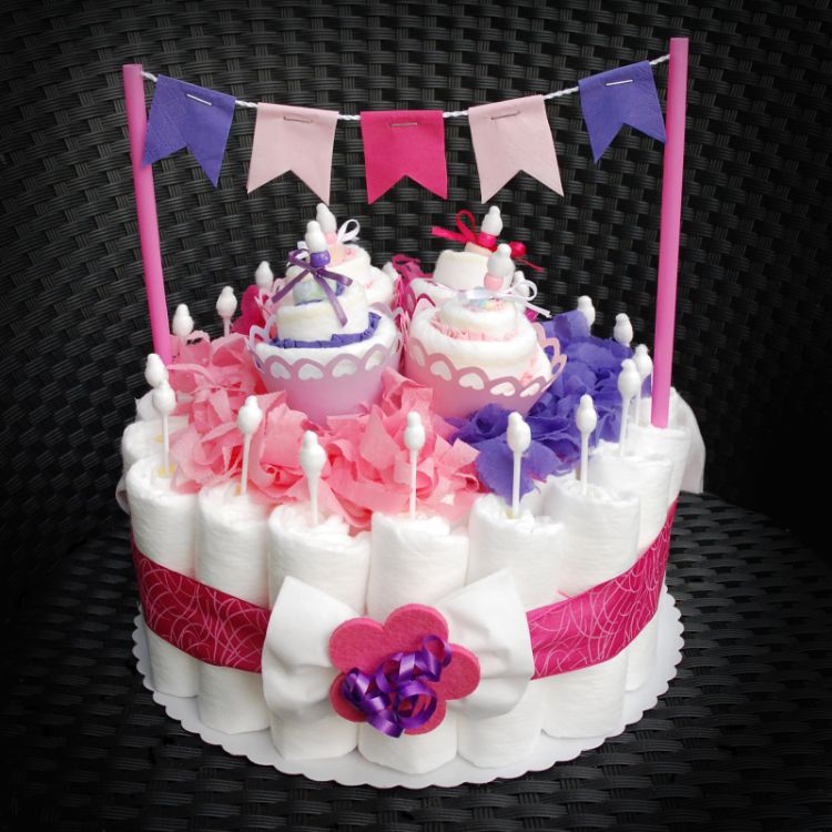 gâteau de couches DIY original avec cupcakes pour petite fille
