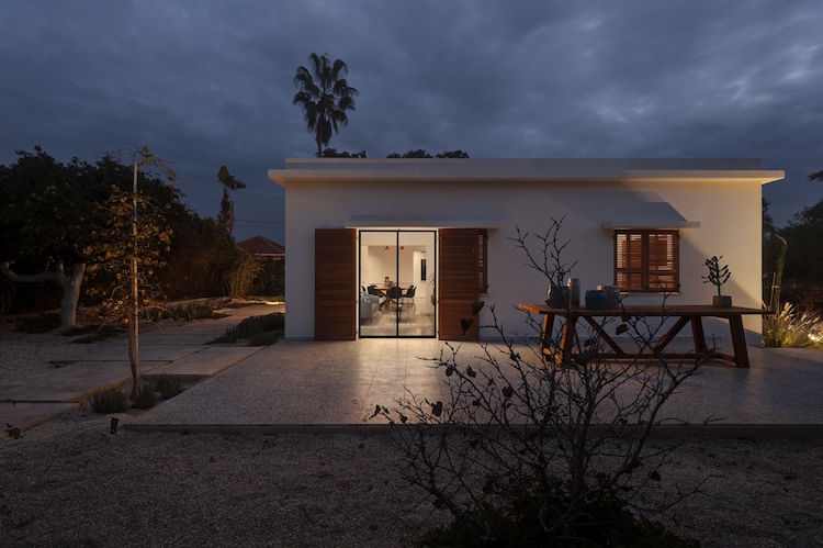 jardin de catus moderne dalles pierre naturelle terrazzo Mediterranean Cacti House
