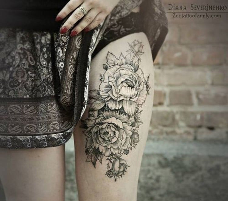 tatouage femme cuisse sublimes fleurs