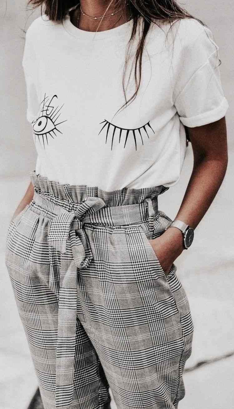 Tenue chic et décontractée - idées pour porter le t-shirt blanc autrement