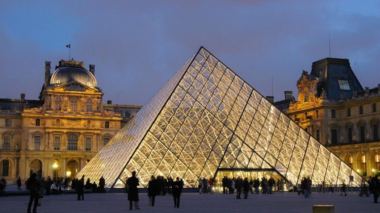 Ieoh Ming Pei architecte pyramide du Louvre