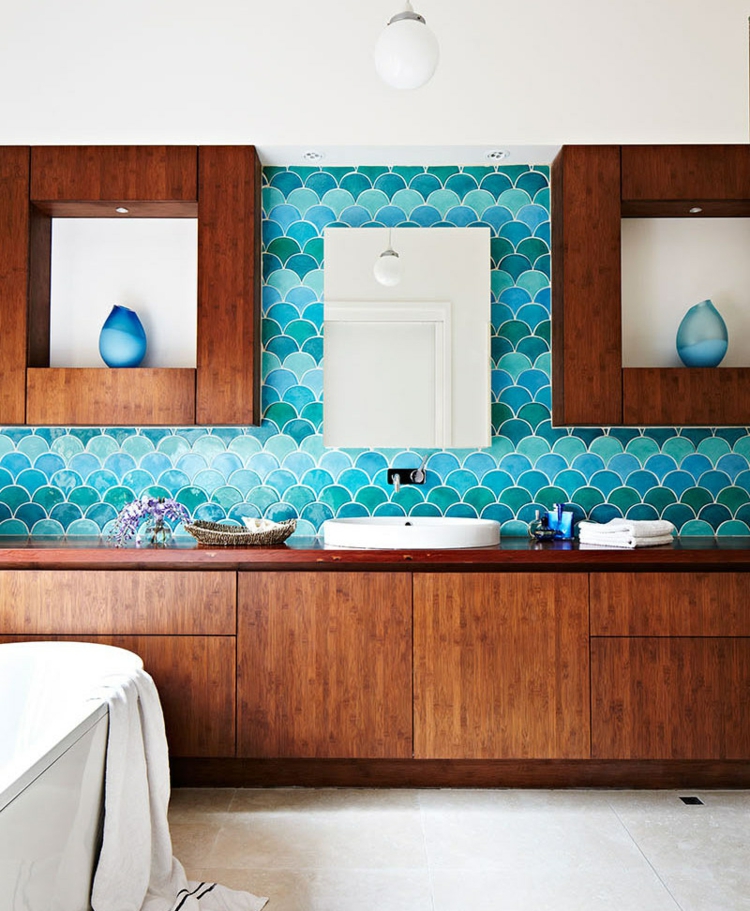 carrelage écailles de poisson turquoise salle bain design bois