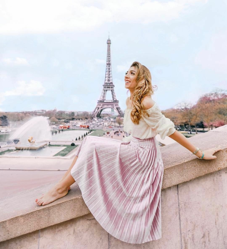 comment porter la jupe plissée rose blouse élégante Paris