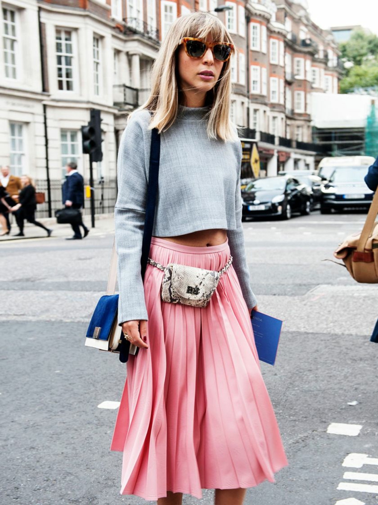 comment porter la jupe plissée rose idée chic