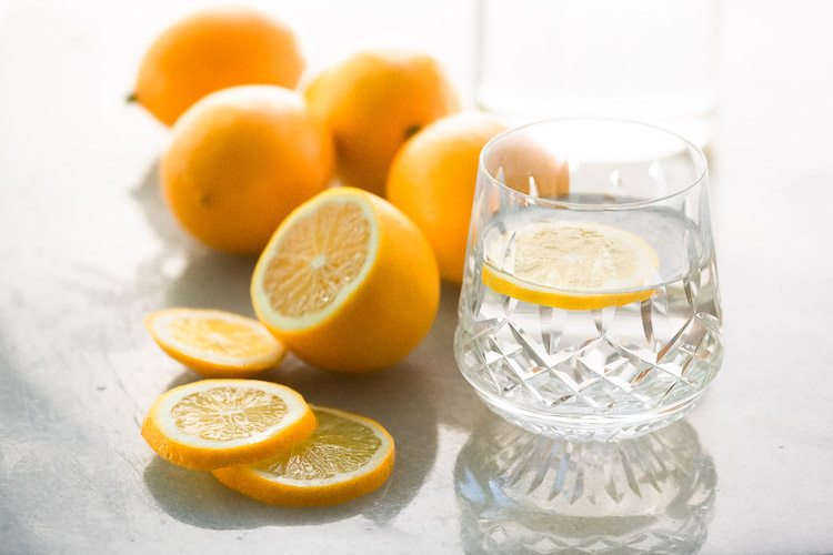 eau citronnee a jeun risques