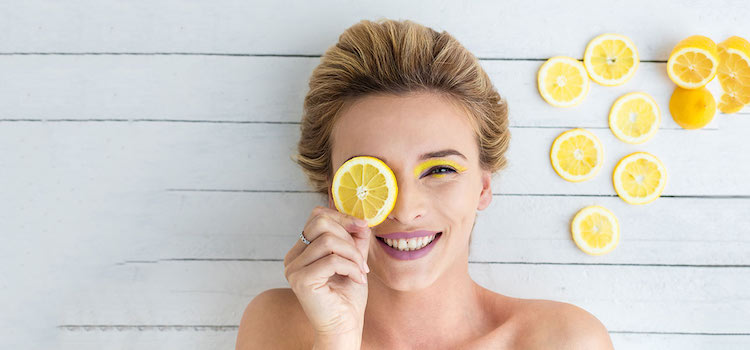 eau citronnée le matin vitamines peau saine propre