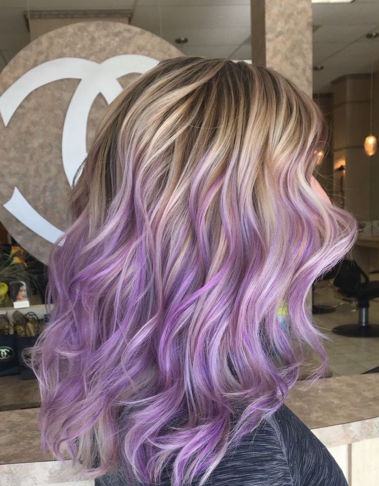 ombre violet pastel sur base blonde
