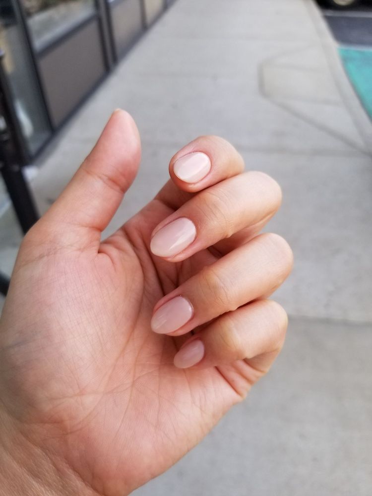 ongles en amande courts ongles nude