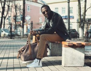 pantalon retroussé homme quelles chaussures choisir modèle chino