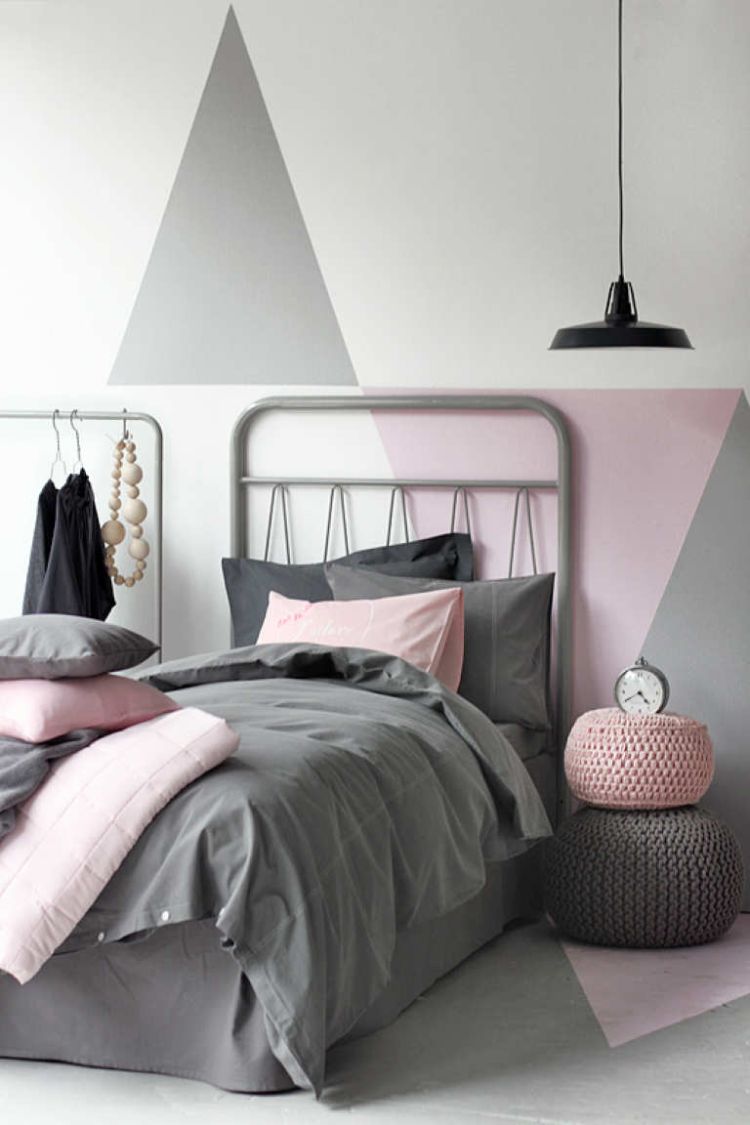 peinture murale géométrique chambre enfant rose et gris couleurs pastel