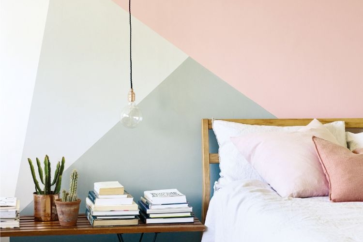 peinture murale géométrique chambre à coucher scandinave couleurs pastel