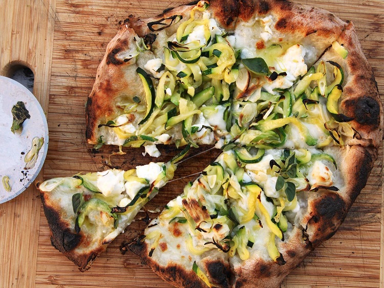 pizza aux légumes idée fraîche courgettes