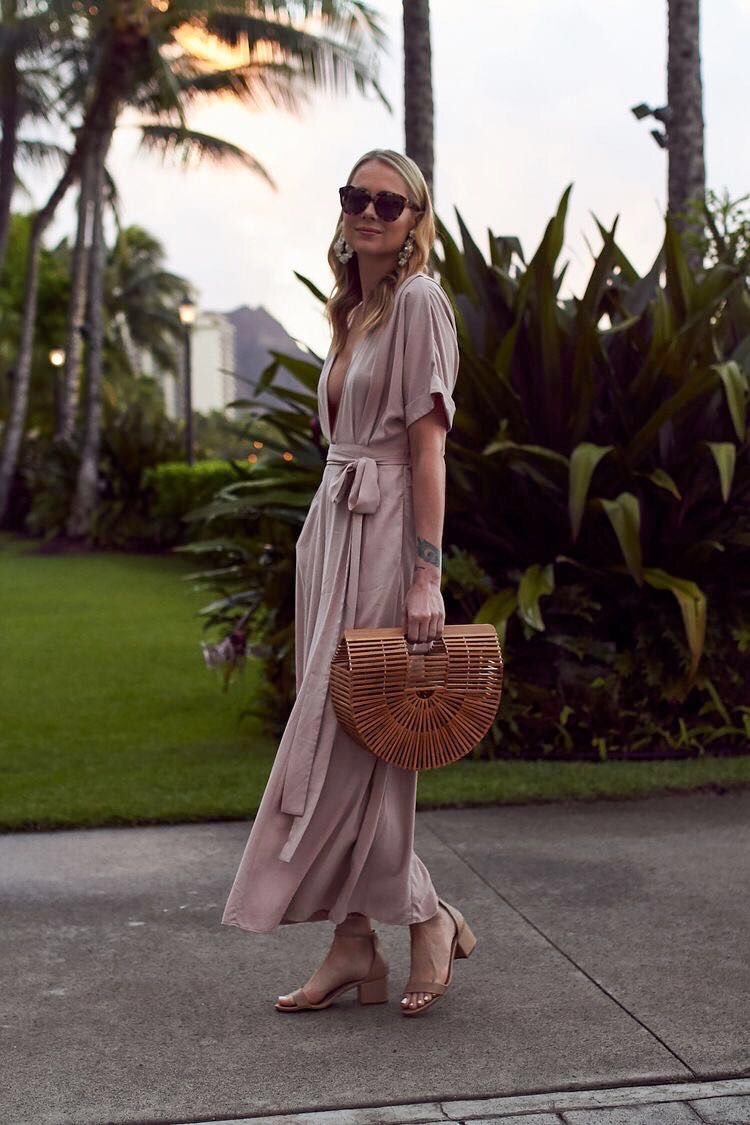 sac bambou estival associé robe longue rose pâle