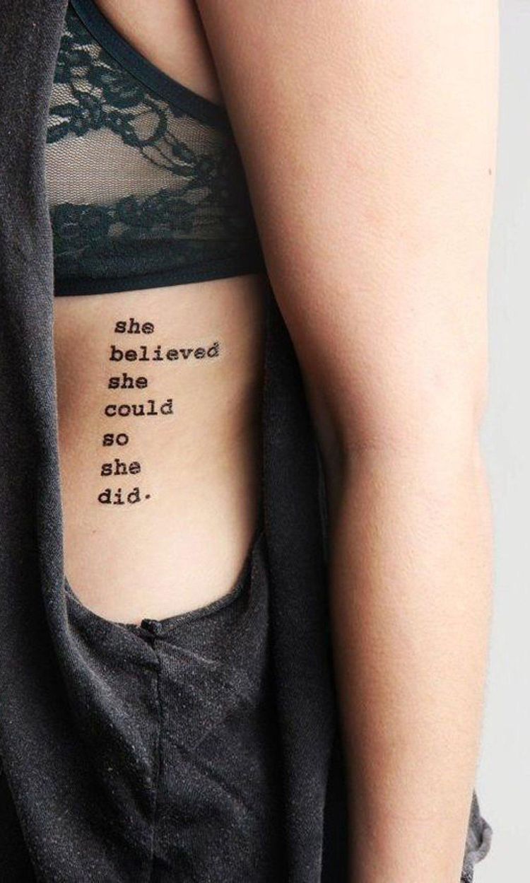 tatouage côte femme citation mots d'encouragement