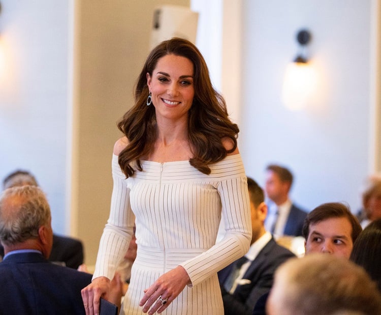 Kate Middleton sublime robe blanche style impeccable