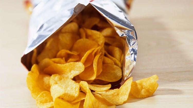 aliments dangereux santé chips pommes terre frites effets nocifs organisme taux cholestérol