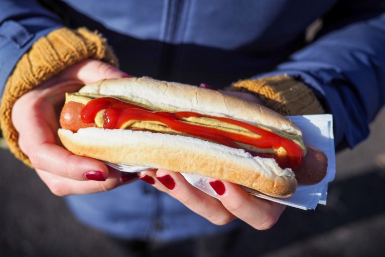 aliments dangereux santé hot dog viande transformée effets nocifs
