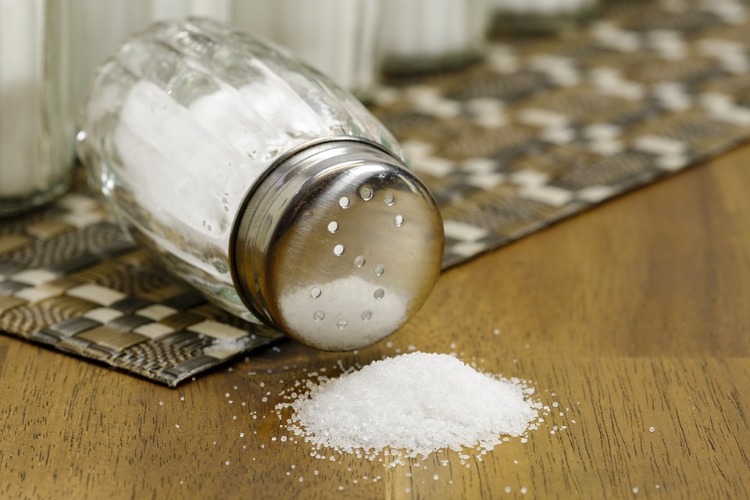aliments dangereux santé sel comment réduire produits riches sel