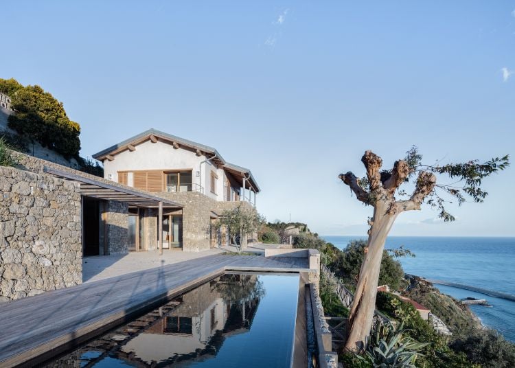 architecture en pierre LJ House style minimaliste piscine moderne