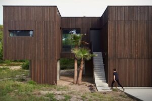 façade en bois déco naturelle escalier béton
