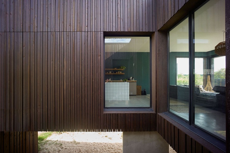 façade en bois sol en béton Maison des Landes