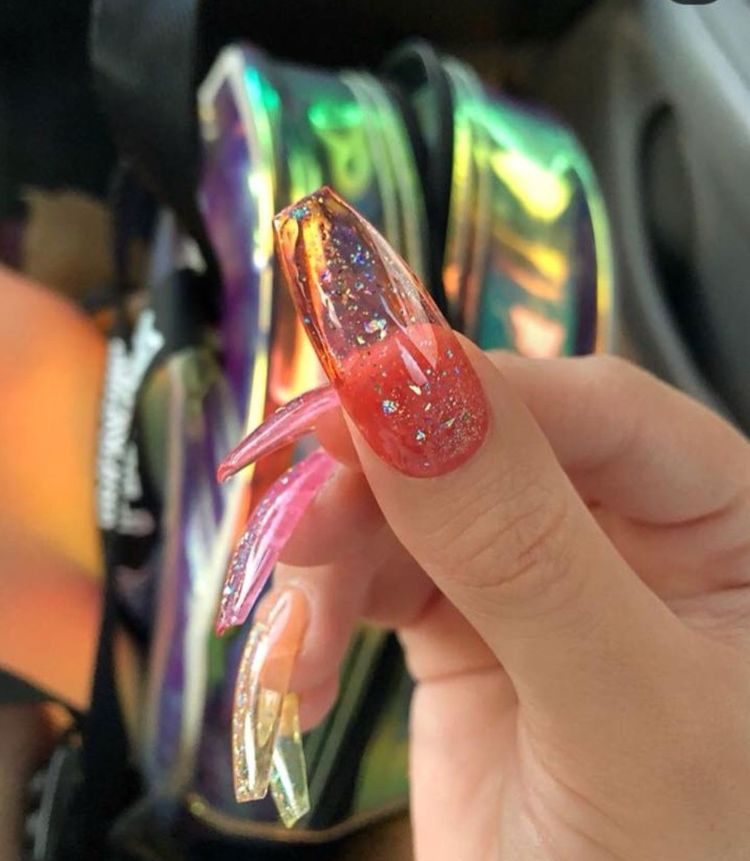 manucure faux ongles transparents avec paillettes jelly nails super modernes