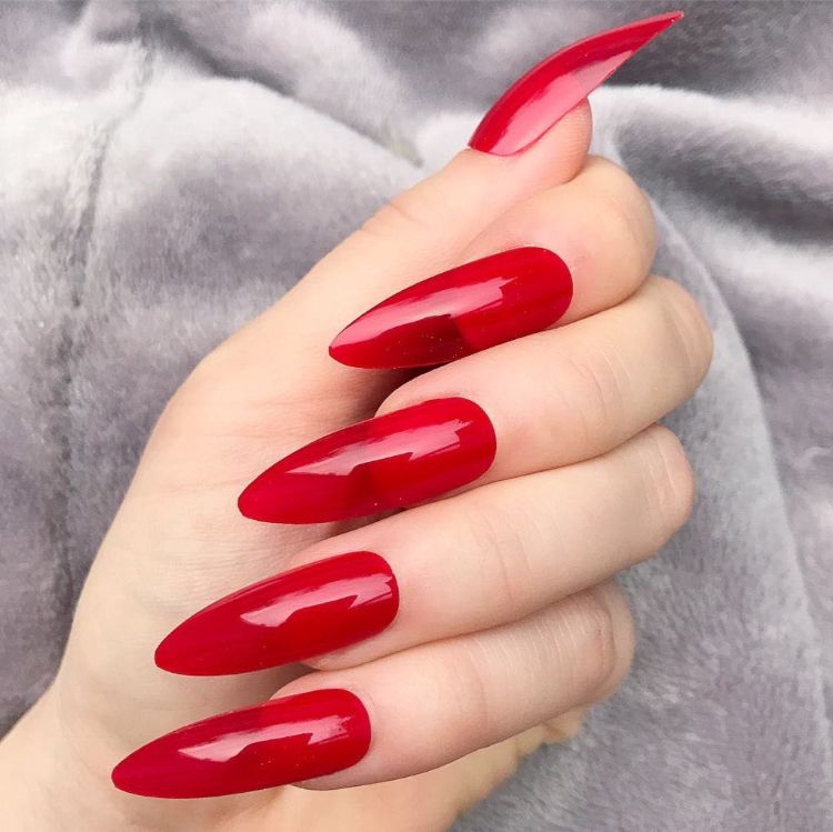 manucure faux ongles transparents rouges jelly nails stylés