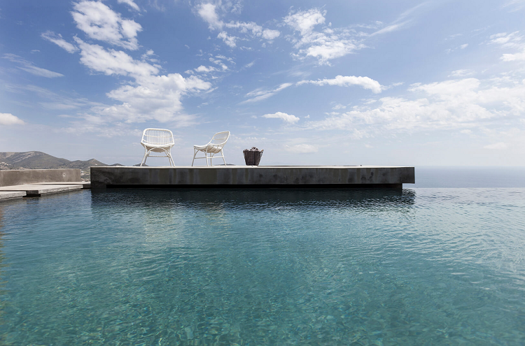 piscine à débordement magnifique résidence Syros