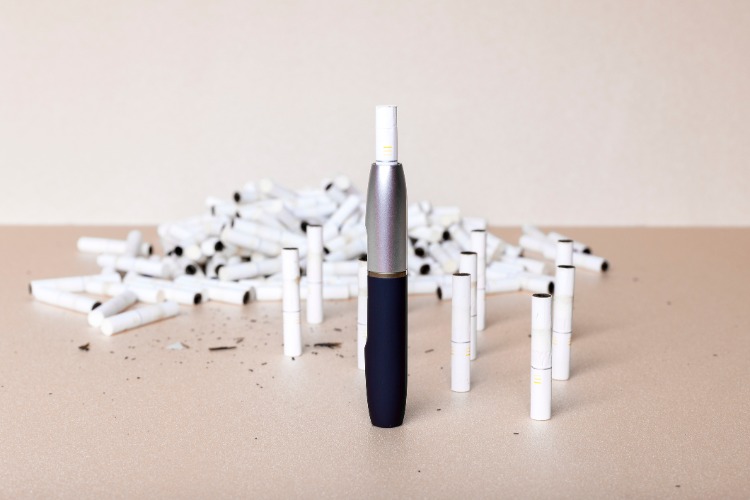 produits tabac chauffé sticks insérés dispositif batterie