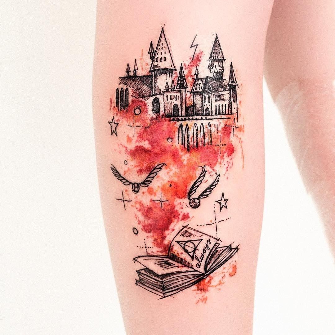 tatouage Harry Potter coloré et magique sur la jambe