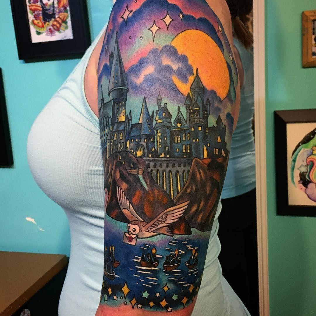 tatouage Harry Potter sur l'ensemble du bras tattoo coloré