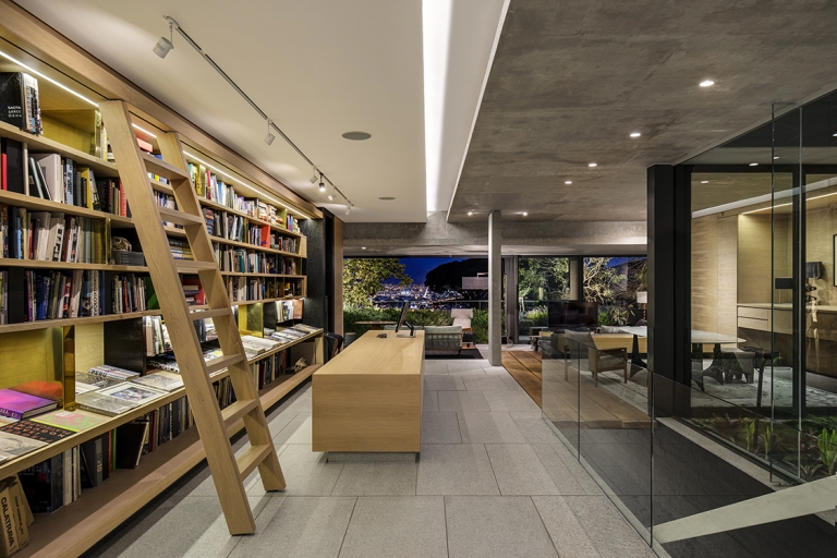bibliothèque moderne bureau bois massif