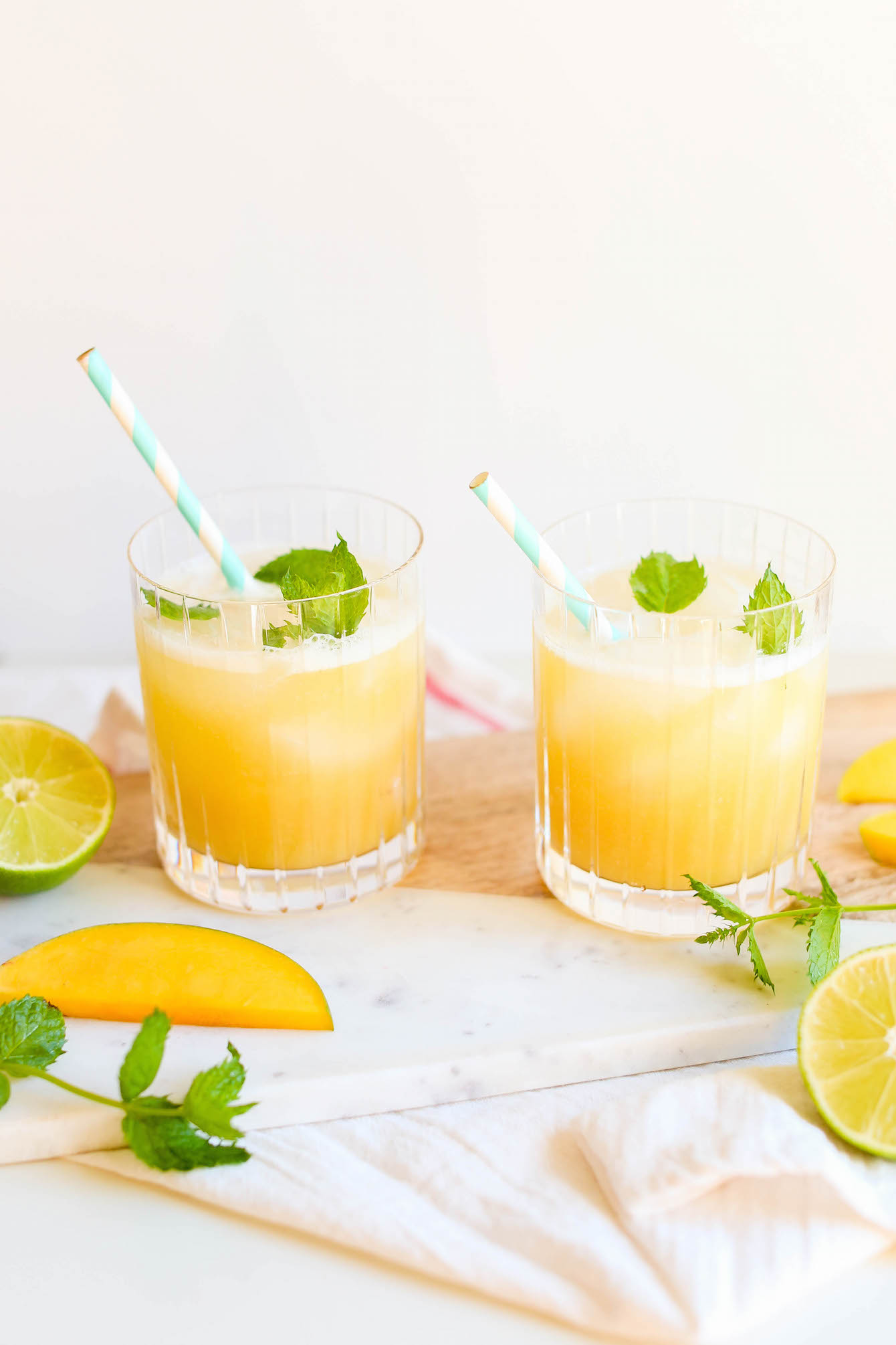 cocktails gin fizz mangue gingembre feuilles menthe