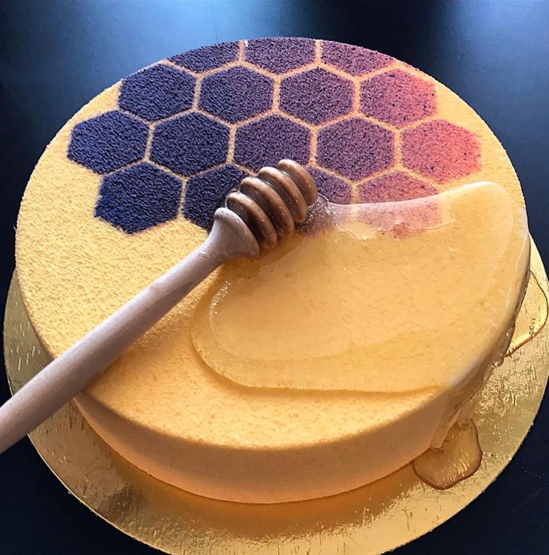 gâteau ruche d’abeille et nid d'abeilles idée minimaliste