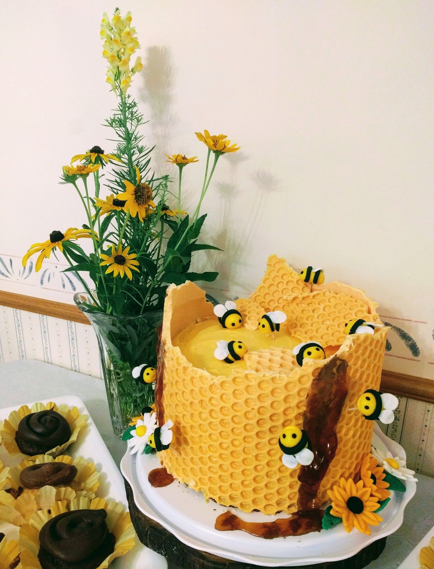 gâteau ruche d’abeille et nid d'abeilles papier bulle