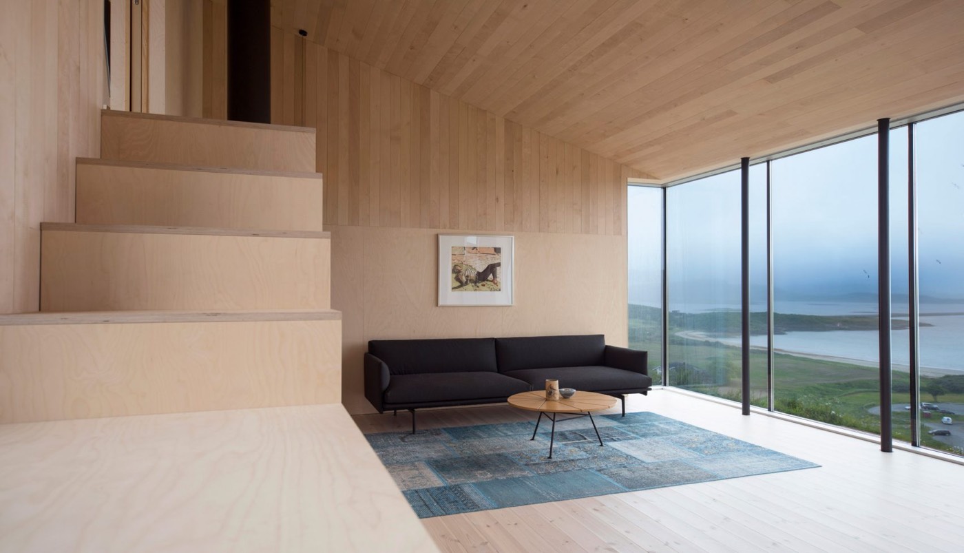 meubles intégrés bois bouleau salle de séjour minimaliste vue panoramique mer