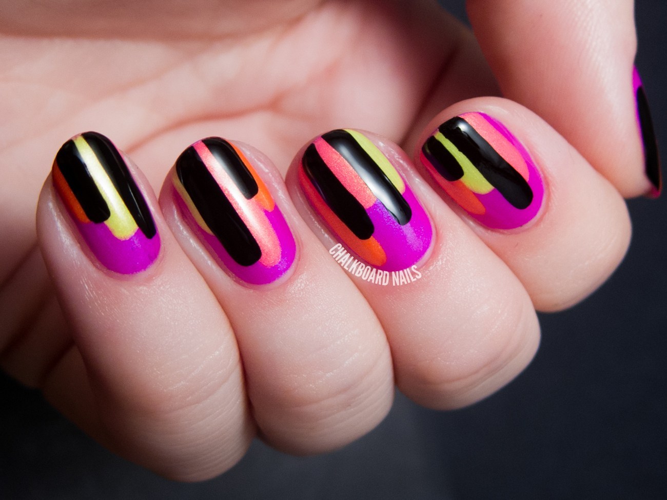 ongles néon nouvelle tendance nail art différentes couleurs fluo