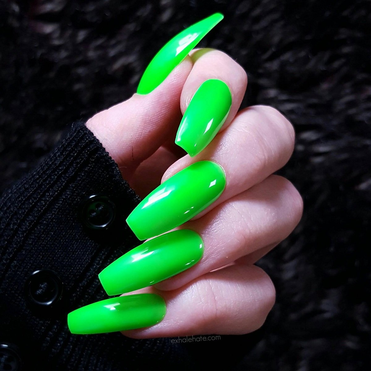 ongles néon vert fluo faux ongles tendance été nail art